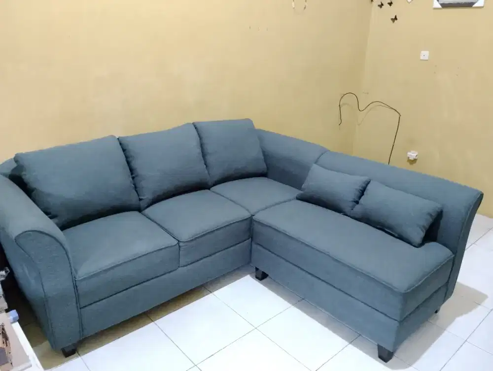 Sofa Minimalis bentuk L Biru