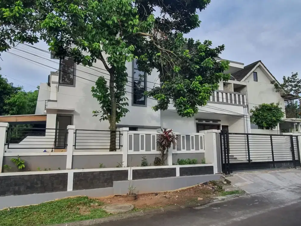 Dijual Cepat Rumah 2 lantai Siap huni dan Luas, Ideal untuk keluarga
