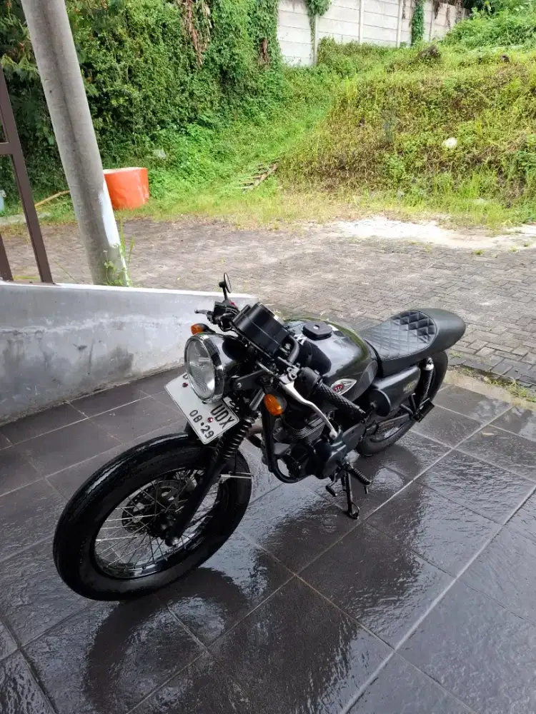 Dijual Kawasaki W175 SE Tahun 2019 warna Hitam