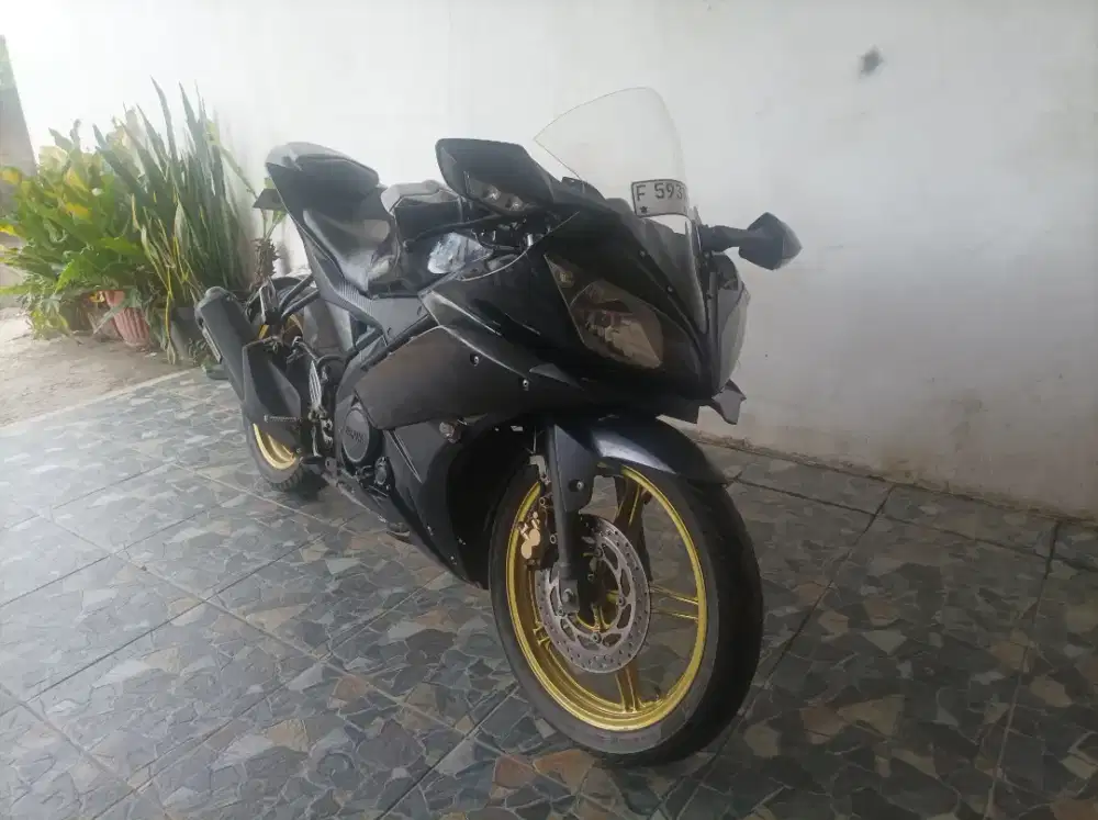 Motor Yamaha R15 V2 2015