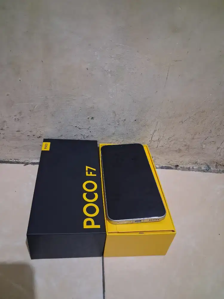 Poco f7 12/512 second