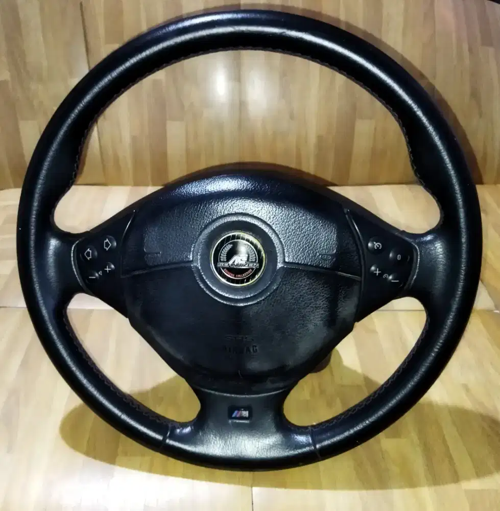 BMW 3-spoke M Sport / Stir M Kura