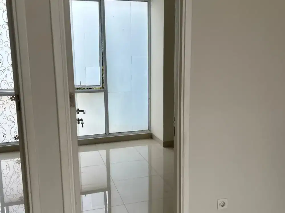 Miliki Rumah Siap Huni dengan Lokasi yang Strategis di Cluster Fortune, Graha Raya, sangat cocok untuk Keluarga Baru.