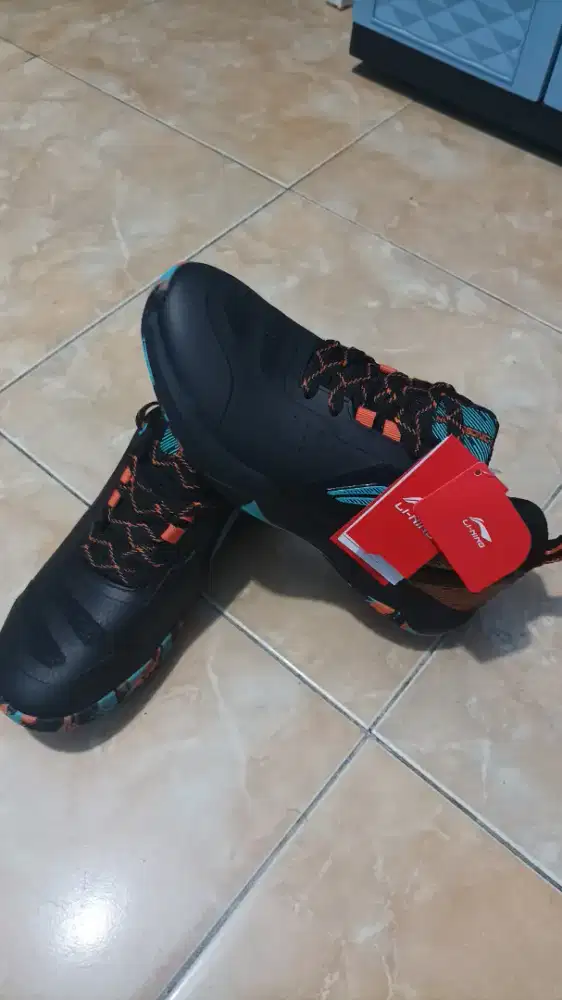 Di jual murah, sepatu LI-NING original