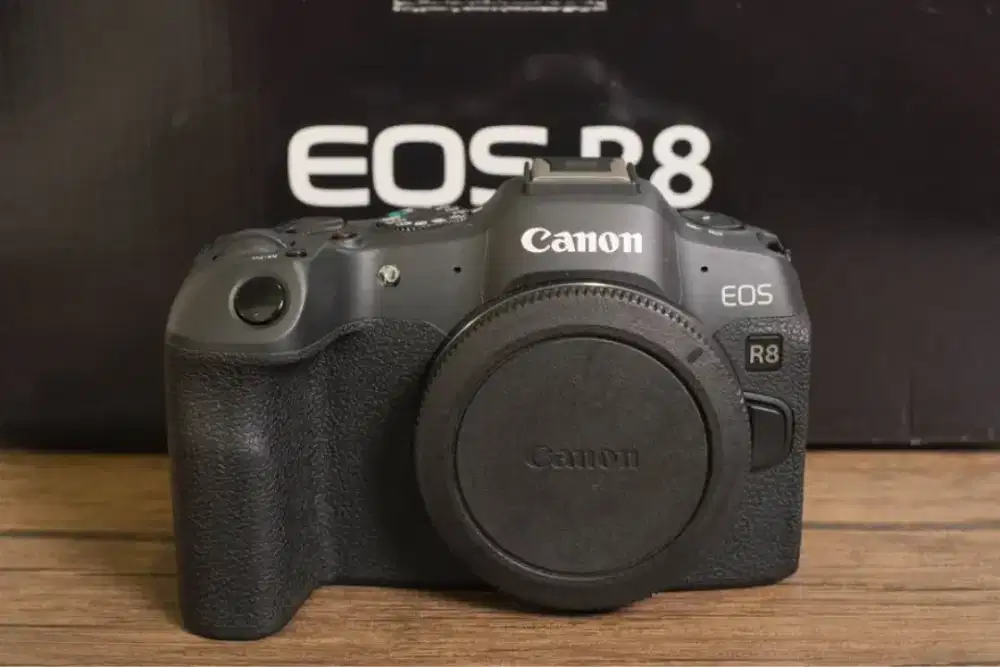Canon Eos R8 body only