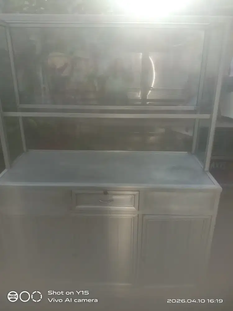 Jual cepat etelase bekas aneka juicc kondisi sesuai di poto