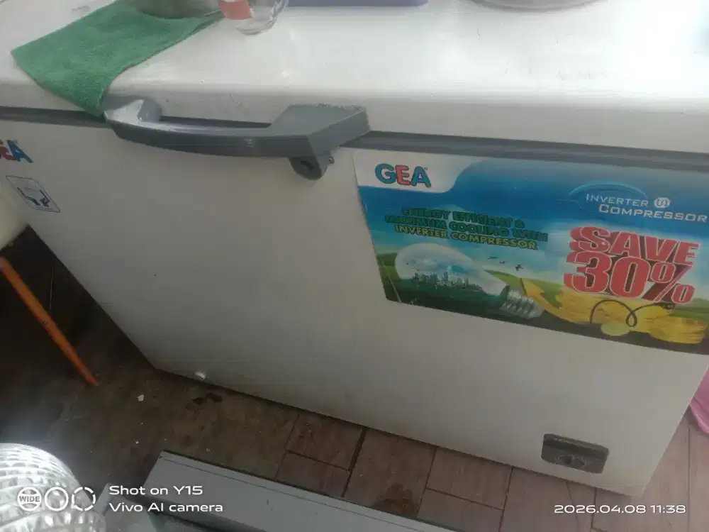 Jual murah frezer mrek GEA kondisi normal nominus