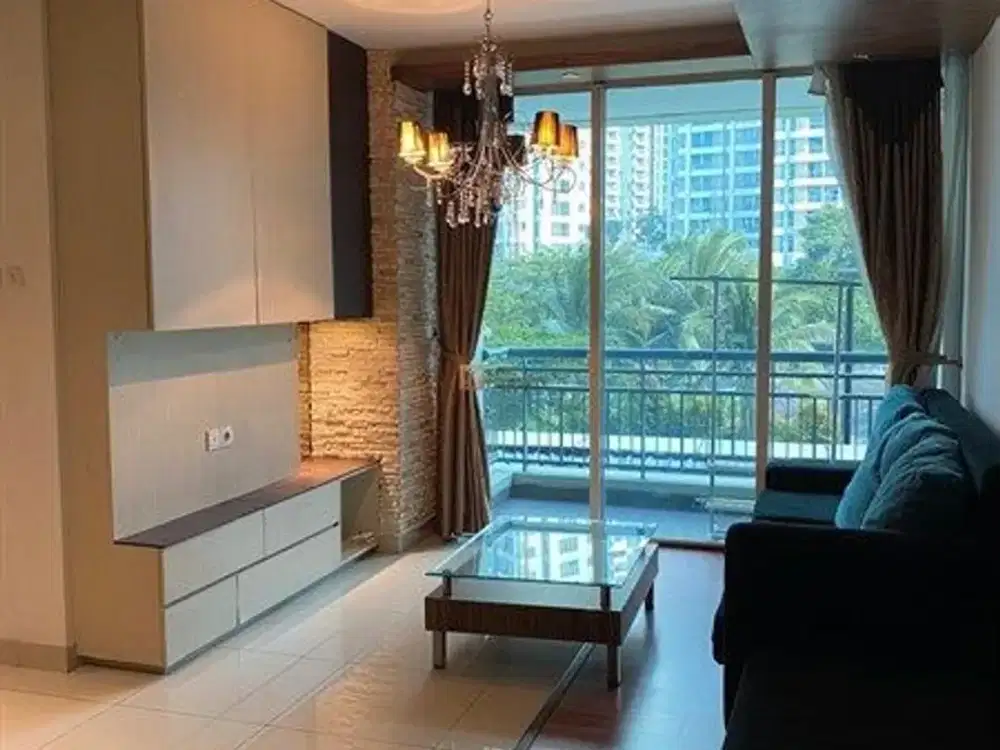 Apartemen Modern Dan Exlusive! 2BR Central Park Residence, Balkon Luas & City View, Dekat Mall Central Park & Taman Anggrek
