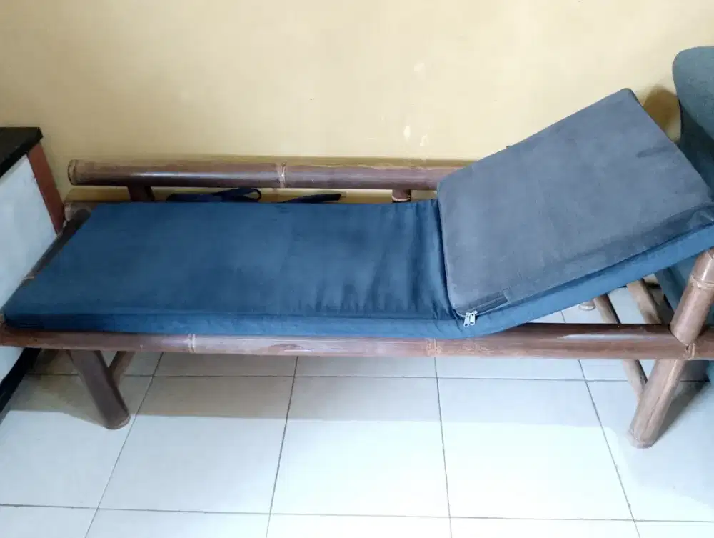 Bale Duduk Bambu + Bantalan Kasur