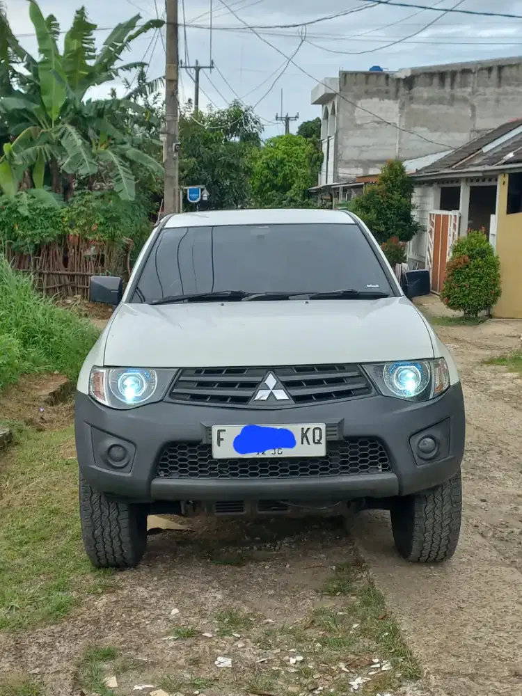 Jual Mitsubishi Strada Triton GLX 2,8 Liter Th 2012