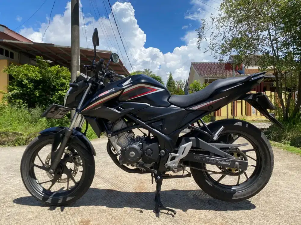 BIAH@CASH 7,8 JT (NET) PAJAK OFF 1X HONDA CB 150 R LED 2015 B DWPOK