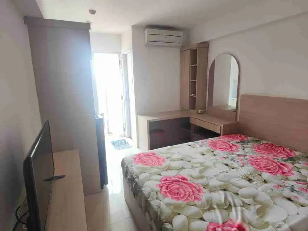 Sewa studio furnished apartemen Bassura City tower Edelweiss