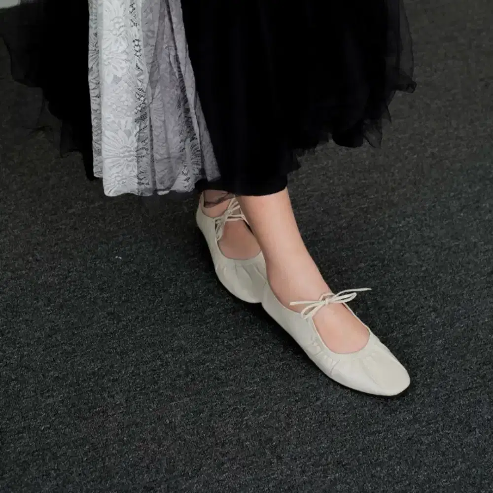 Flat Shoes White Sepatu Putih Wanita size 39