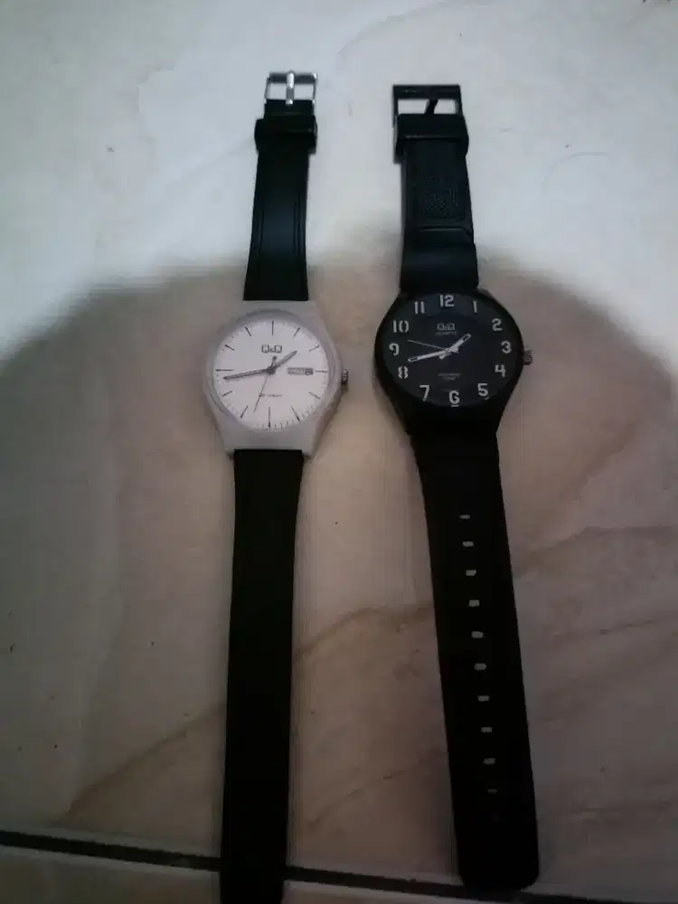 Q&Q black and white second branded Original