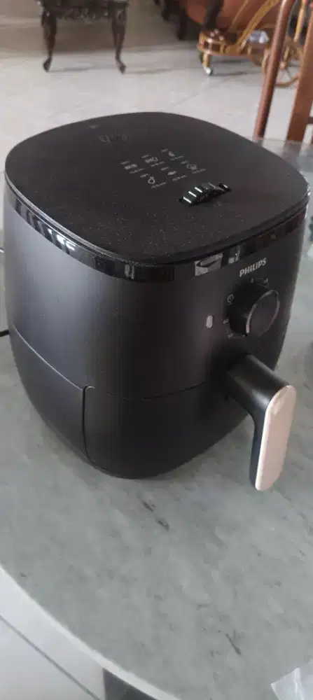 Air Fryer PHILIPS beli dr baru, jarang dipakai, mulus. Like new.