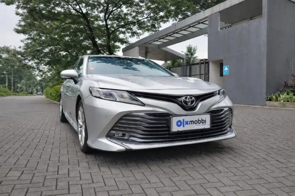 DP MURAH Toyota Camry 2.5 V Bensin-AT 2019 Hitam CSAPB