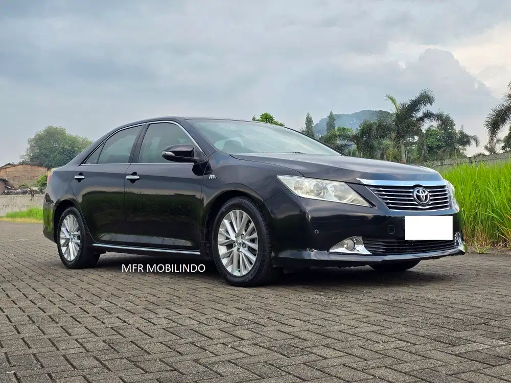 Toyota Camry 2.5 V AT 2014 Istimewa