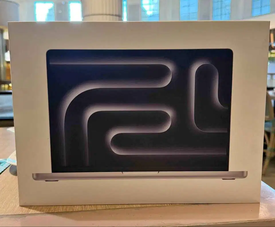 Macbook Pro M4 14 Inch 16/1TB SSD Silver New BNIB Garansi Resmi IBox