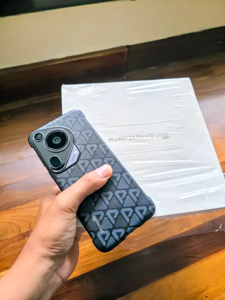 Huawei Pura 70 Ultra 16/512 | Garansi Aktif