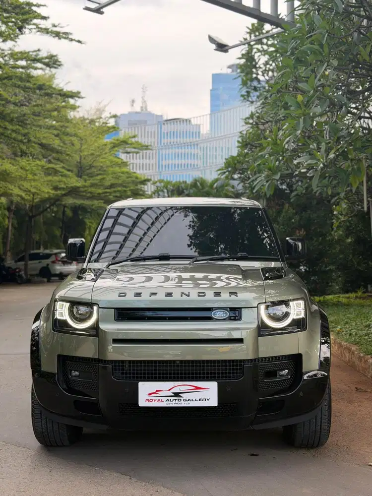 Land Rover Defender 110 2.0L 300PS SE (4x4) AT 2025/2023