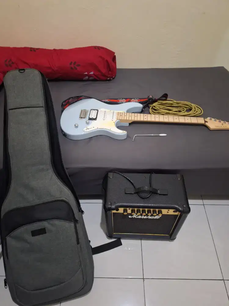 Paket Nge-Rock! Yamaha Pacifica + Ampli Marshall