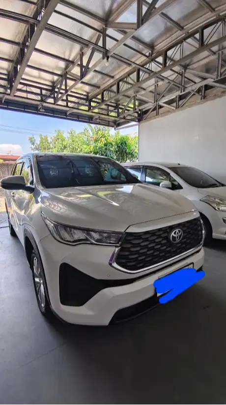 Mobil Innova Zenix V 2.0 CVT low KM