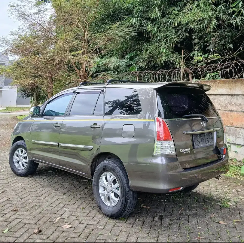 TOYOTA KIJANG INNOVA 2.0 G AT 2010