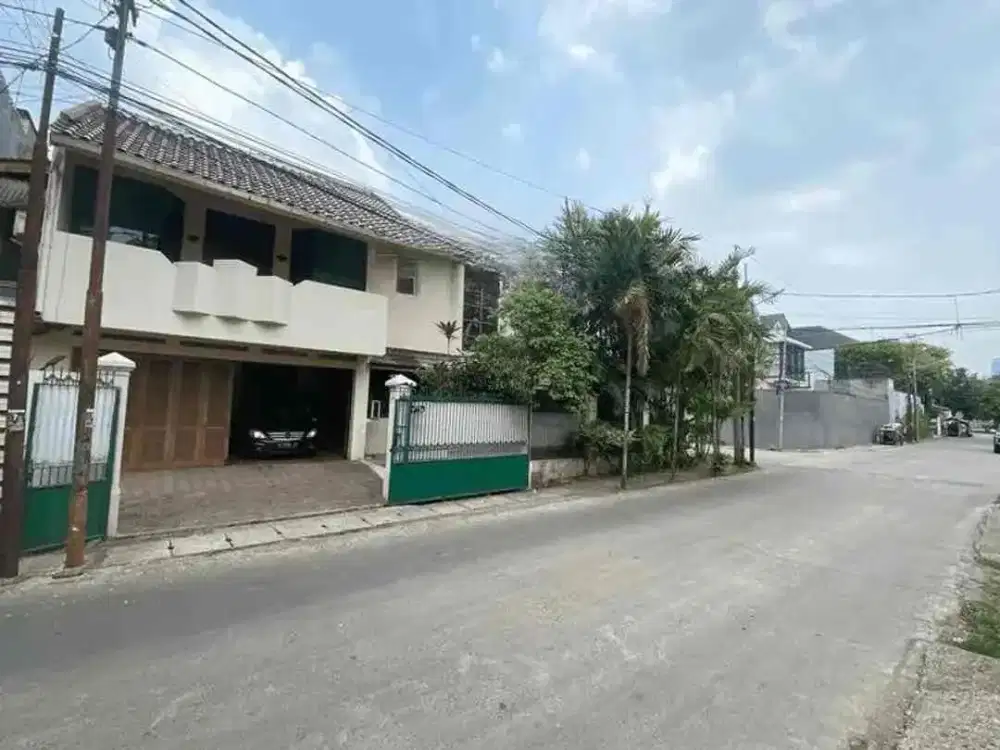 Rumah Bagus Hitung Tanah di Wijaya Kebayoran Baru Jakarta Selatan