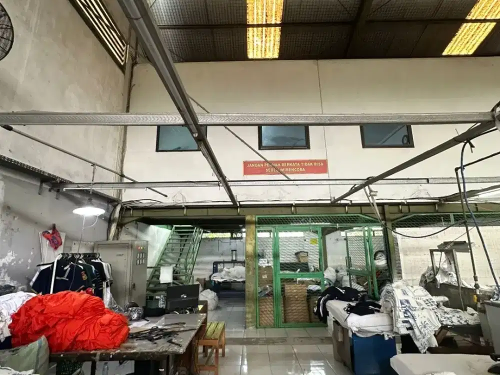 Pabrik Industri Yang Sedang Berkembang 3300m² Full Furnished di Sepatan