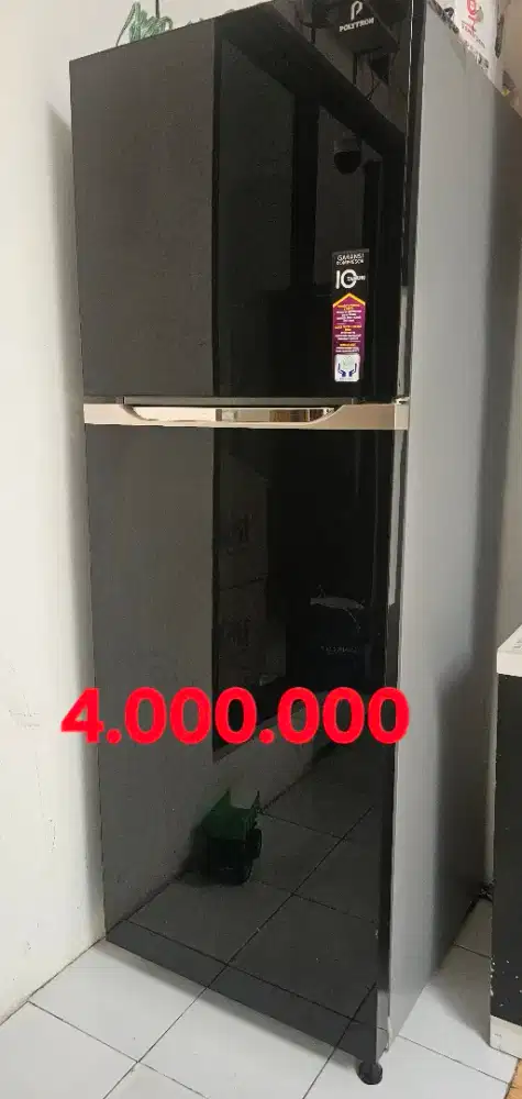 Dijual kulkas sharp. Mulus