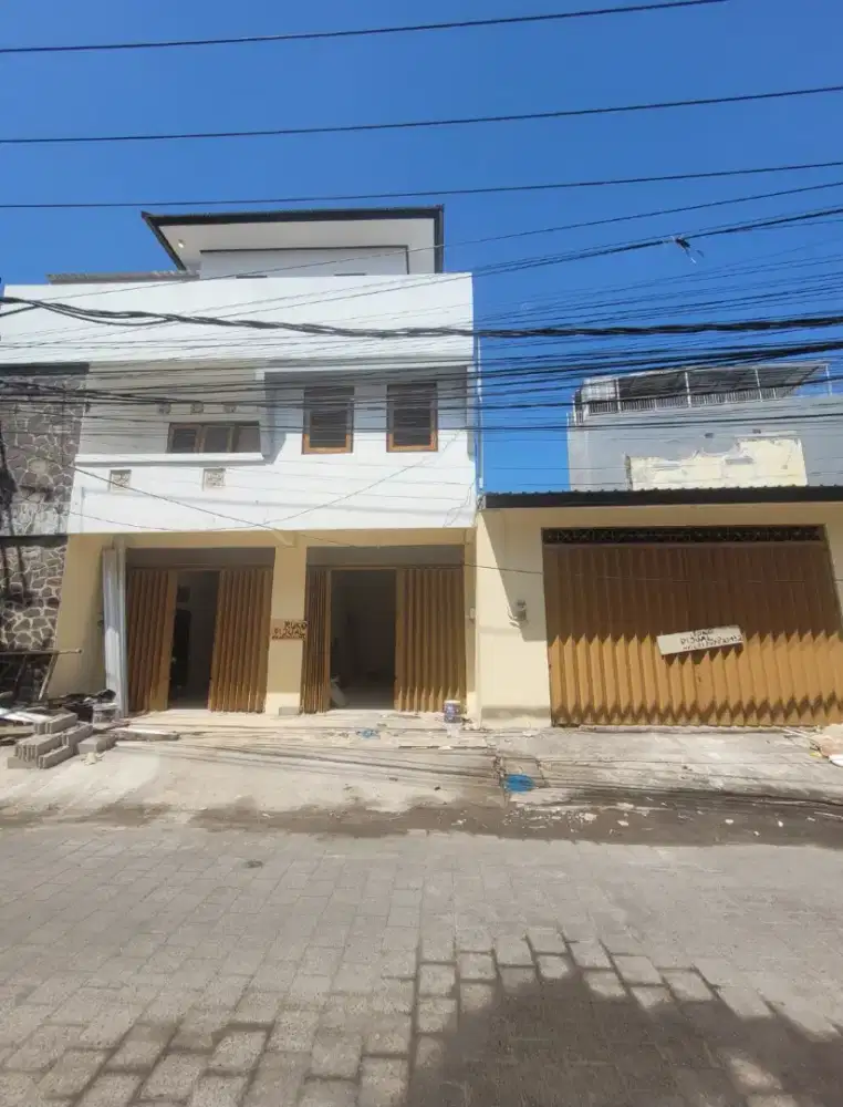 Dikontrakan Ruko di jl.Rinjani Monang maning