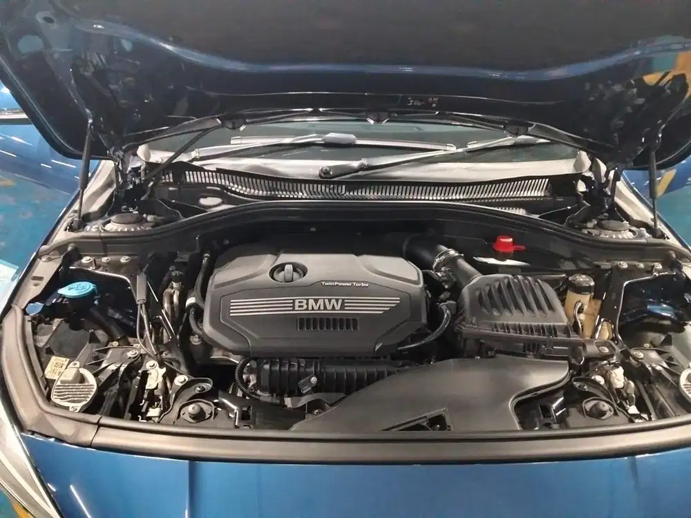 BMW 218i kondisi baik