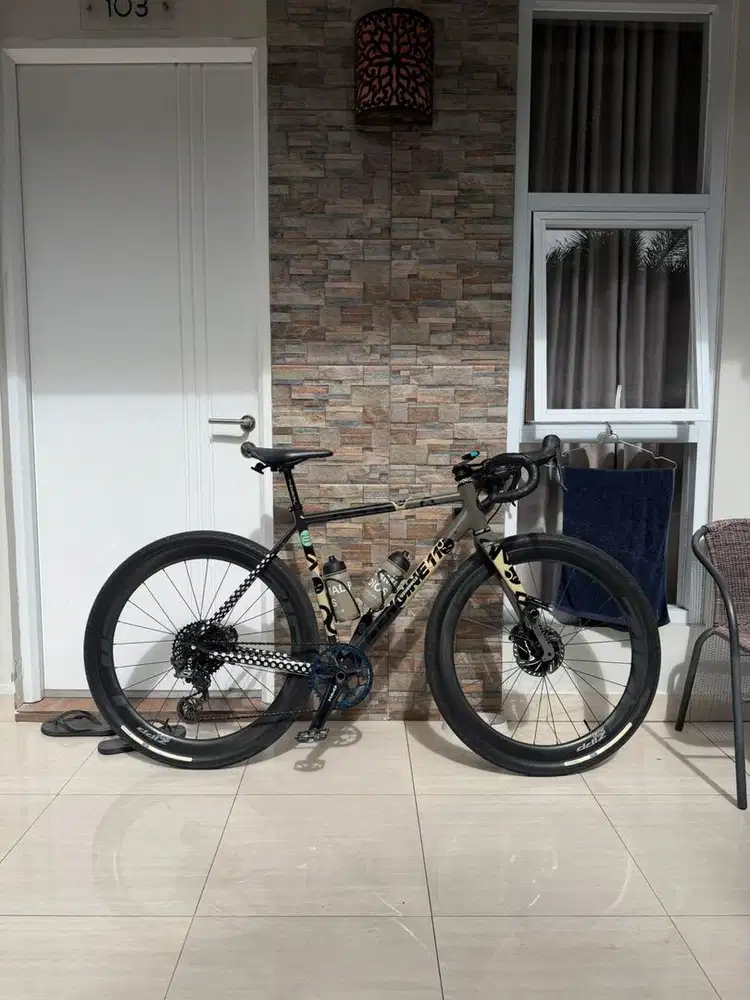 GRAVEL BIKE ENGINE 11 X GOD AND FAMOUS