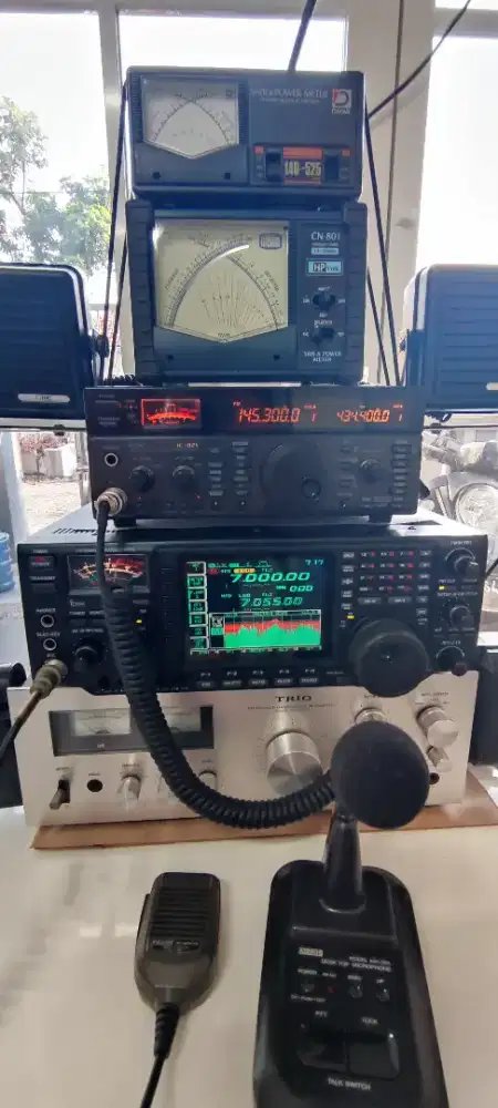 Radio Transceiver HF+50Mhz Icom IC-756 ProII dan IC-821H