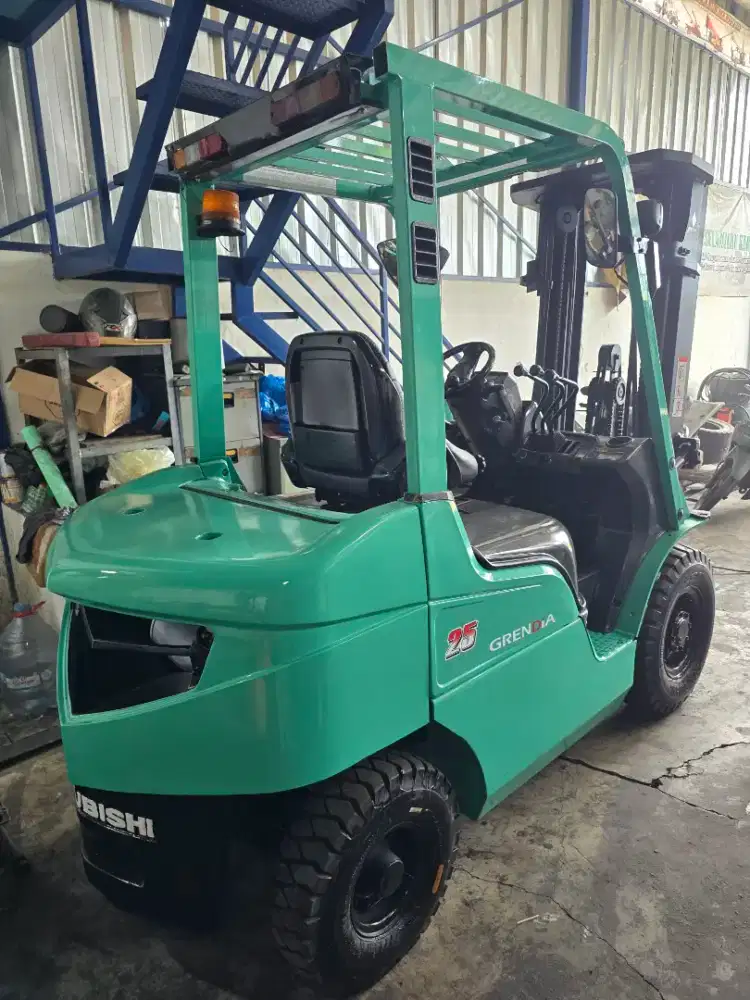 Foeklift mitsubishi 2,5 ton treelift sideshift 2021