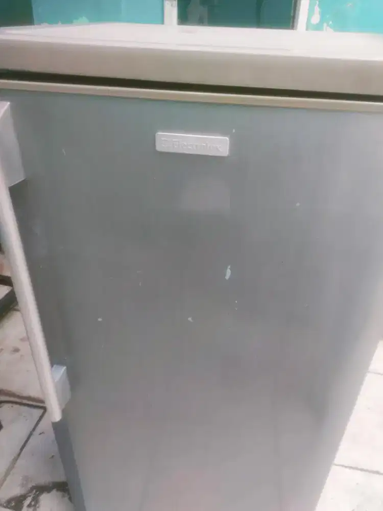Kulkas 1 pintu electrolux normal dingin