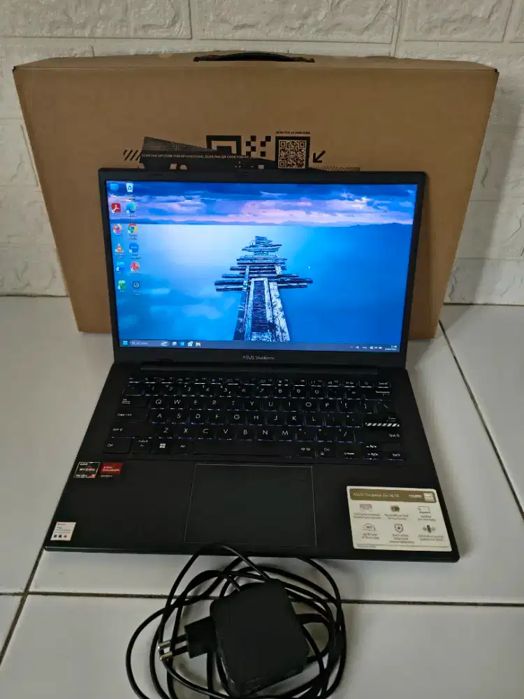 Laptop Asus AMD Ryzen 3 7320u, RAM 8gb, SSD 512gb, HARGA PAS !