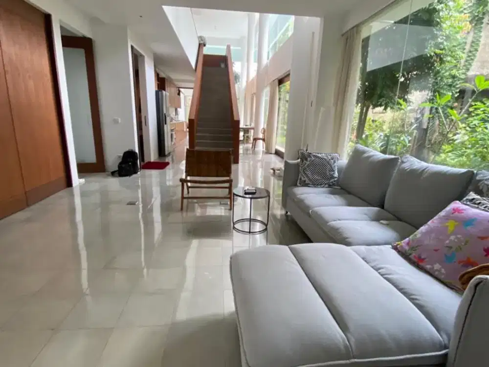 Disewakan Rumah 3BR dalam Compound Full Fasilitas - Pejaten, Jakarta Selatan