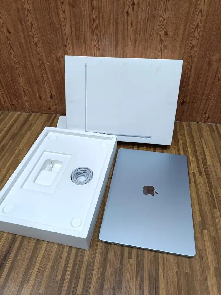 DiCari Untuk Di Beli Macbook Air M4 Second Like New IBOX INTER FULLSET