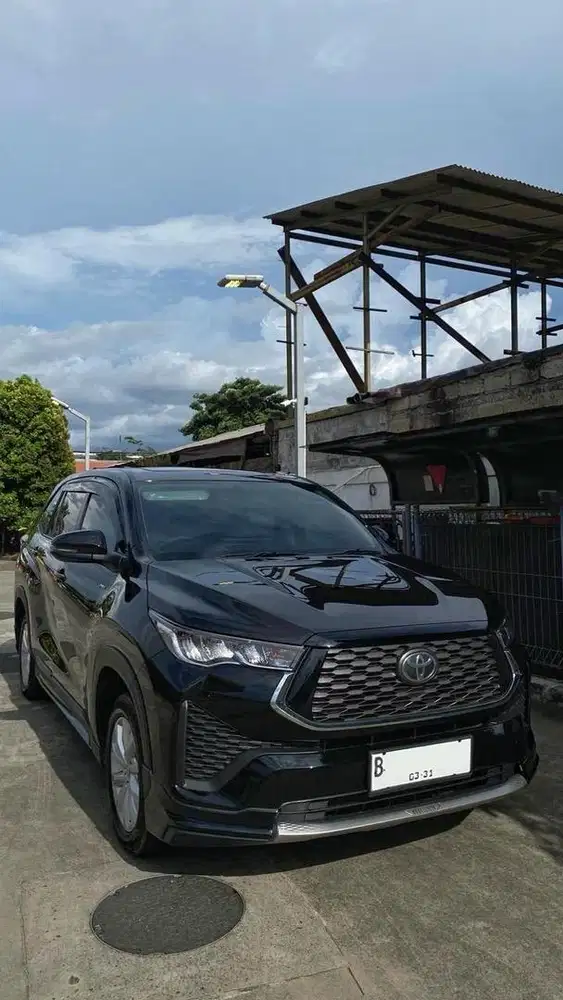 Innova Zenix V Hybrid Modellista