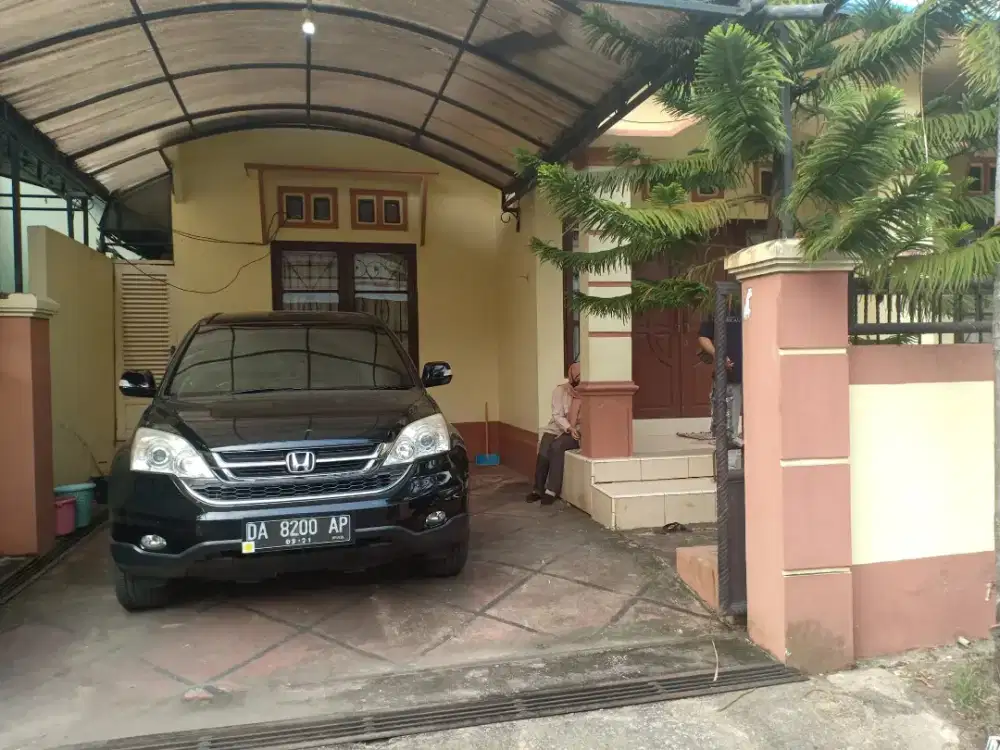 DIKONTRAKKAN ATAU DI JUAL