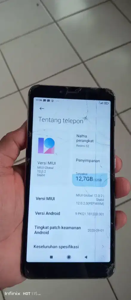 Redmi S2.  3/32 mnus retak SMA ada garis di layar fp of