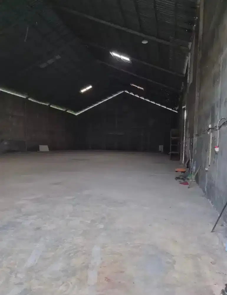 Gudang 2300 m2 Murah !!! Disewakan/dijual