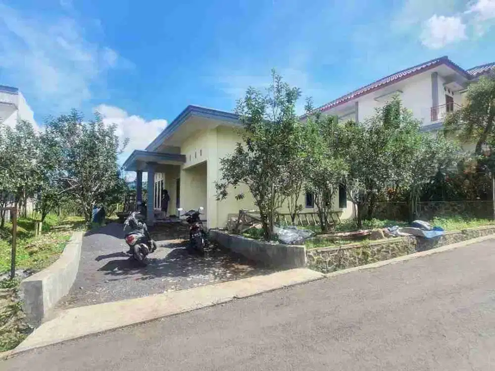 VILLA KEBUN APEL – VIEW PEGUNUNGAN BATU!