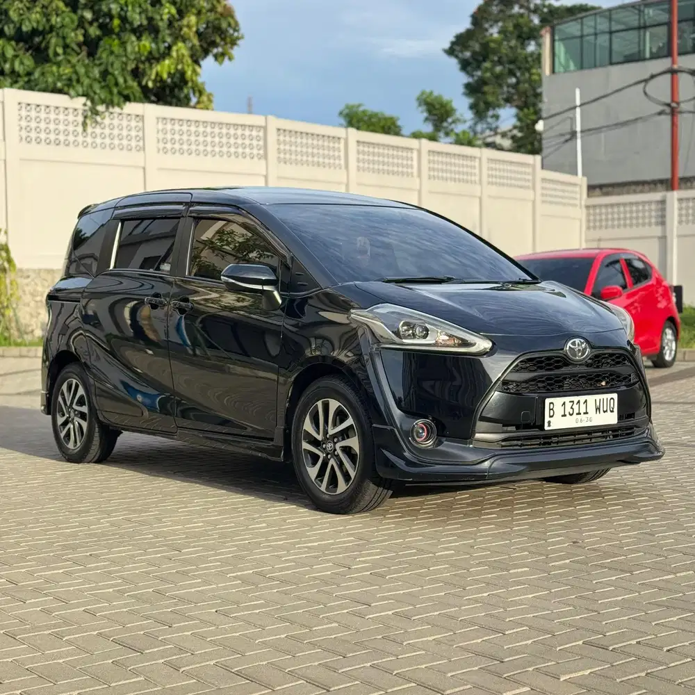 Toyora Sienta 1.5 Q Matic 2017 Hitam AT