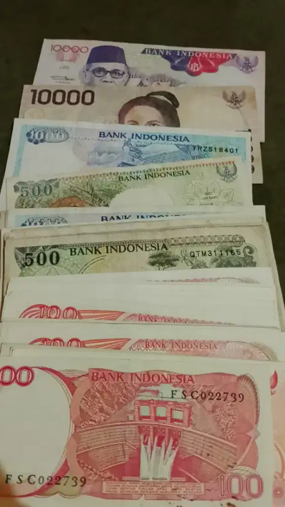 Jual etalase dan kulkas seken