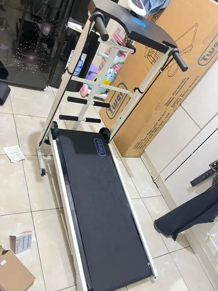 Treadmill alat olahraga