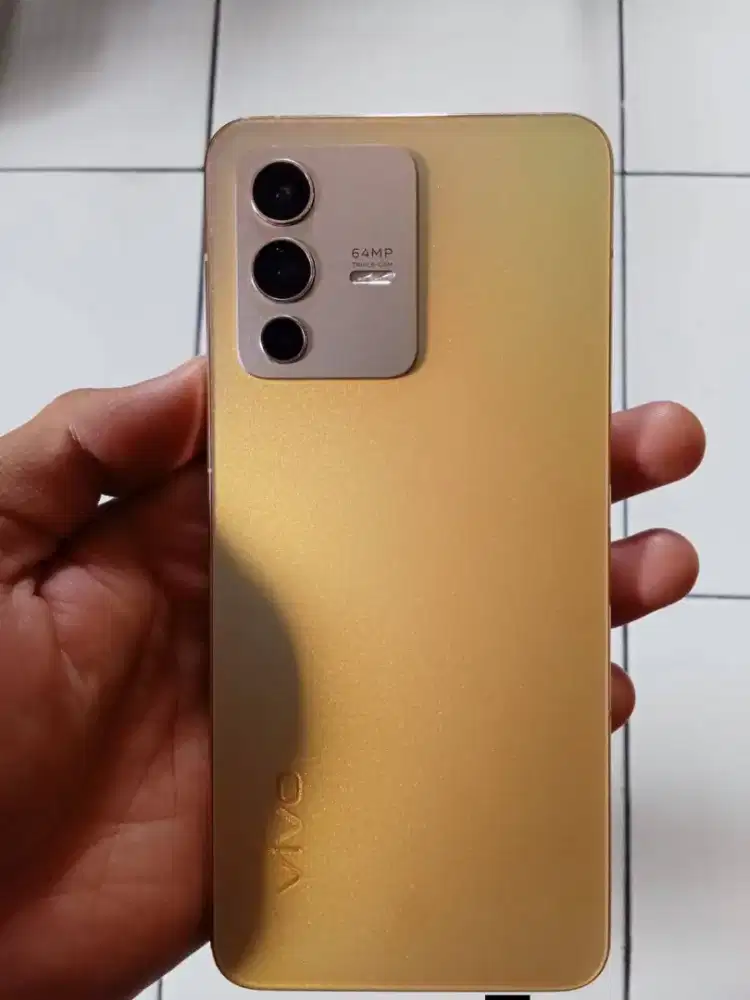 Vivo v23 5g hp+casan ory bisa tt bawah nya