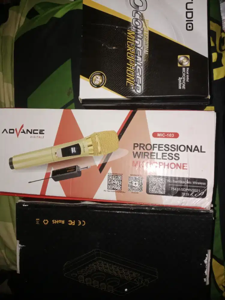 Soundcard dan Microphone wireless + Microphone System