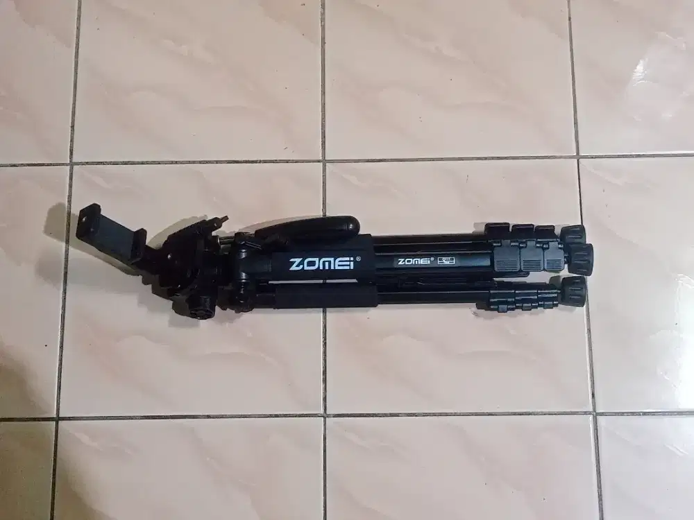 Tripod zomei q111